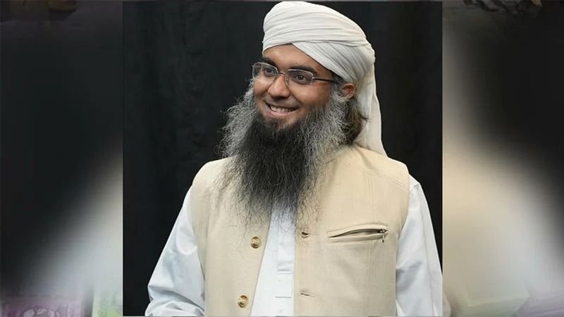 সচিবালয়ে যাওয়ার ছবি ভাইরাল, এনসিপি নেতা গাজী তানভীরকে সাময়িক অব্যাহতি