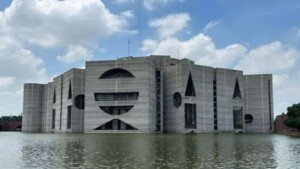 ৩০০ সংরক্ষিত নারীসহ ৬০০ আসন চায় কমিশন