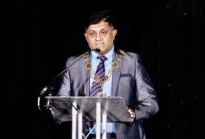 ভিসা জালিয়াতির অভিযোগ বাংলাদেশি বংশোদ্ভূত সাবেক ব্রিটিশ মেয়রের বিরুদ্ধে