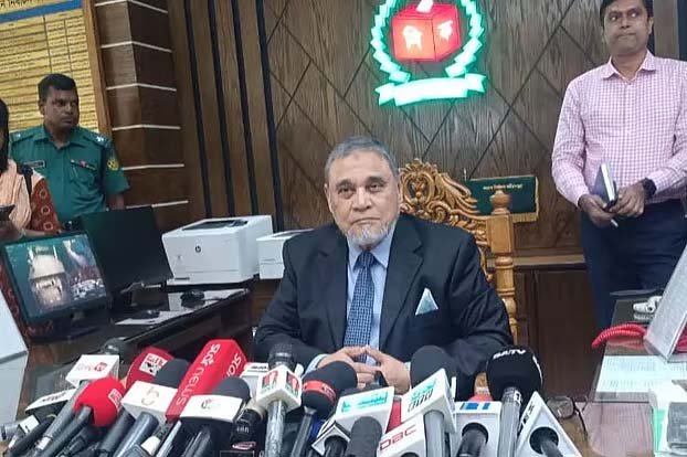 ফেব্রুয়ারিতে নির্বাচন করতে জোর প্রস্তুতি নিচ্ছে ইসি