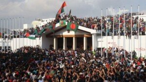 জুলাই সনদে সই করেনি এনসিপি, মেয়াদ শেষ ঐকমত্য কমিশনের
