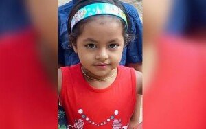‘আব্বু আমাকে নাও, আমাকে নাও’, পুড়তে পুড়তে বলছিল ছোট্ট আয়শা