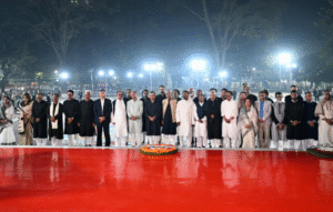 একুশের প্রথম প্রহরে প্রেসিডেন্ট-প্রধানমন্ত্রীর শ্রদ্ধা