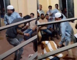 মৌলভীবাজারের ডাব চুরির অভিযোগে সাবেক ছাত্রদল নেতাসহ দুজনকে প্রকাশ্যে জুতাপেটা, ভিডিও ভাইরাল
