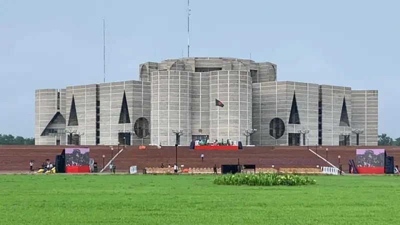 ত্রয়োদশ সংসদ বসছে আজ, প্রথমবার স্পিকারের চেয়ার শূন্য