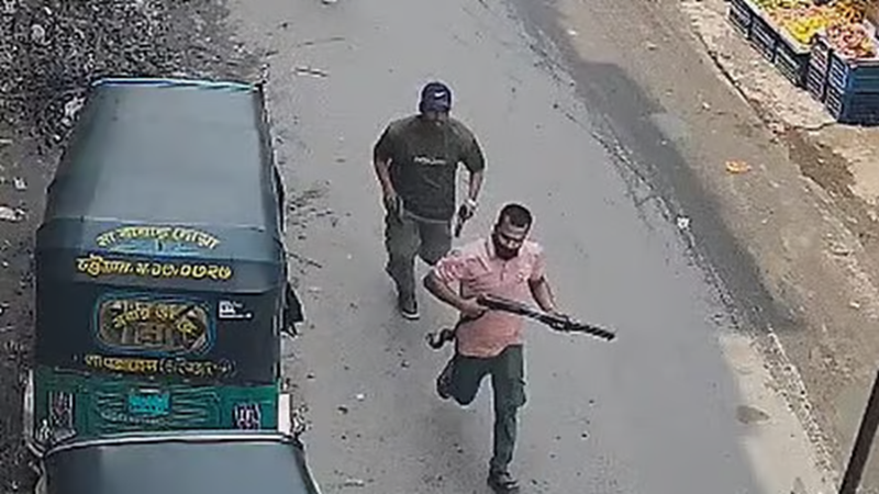 তিনজনের হাতে পিস্তল, দুজনের শটগান, যুবদল নেতাকে হত্যার পর চলে যান ফাঁকা গুলি ছুড়ে