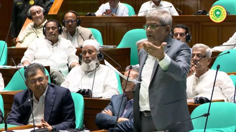 ৭১-এর ভূমিকার জন্য একবারও ক্ষমা চাইলেন না : জামায়াতকে মির্জা ফখরুল