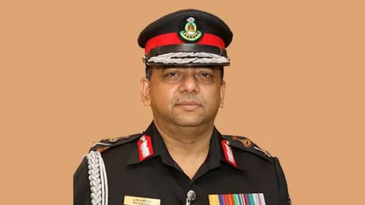 সাবেক আইজিপি বেনজীর আহমেদ দুবাইয়ে গ্রেপ্তার