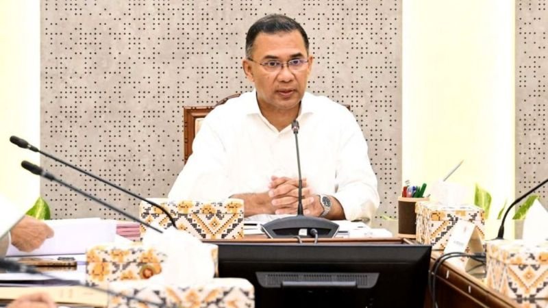 সরকারি অনুষ্ঠানের ব্যানার-বিলবোর্ডে প্রধানমন্ত্রীর ছবি ব্যবহার নিষিদ্ধ