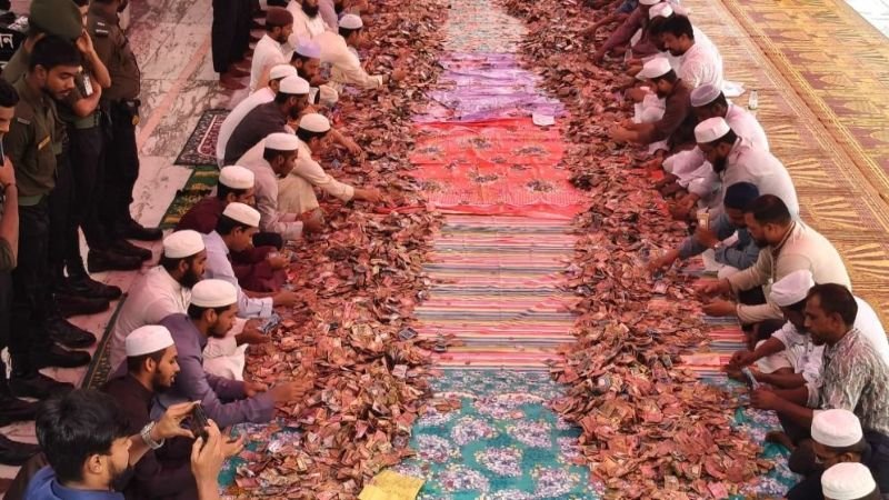 শাহজালাল (রহ.) মাজার ঘিরে কোটি কোটি টাকার বাণিজ্য, দানবাক্স খুলতেই বেরিয়ে এলো চাঞ্চল্যকর তথ্য