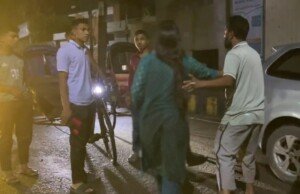 সিলেটে মধ্যরাতে রাস্তায় পুলিশ দম্পতির মারামারি