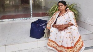 খুলনায় প্রাথমিকের নিয়োগপত্র পায়নি ৬৯ জন : ‘ছেলের চাকরি না হলে আমাকে খাওয়াবে কে?’