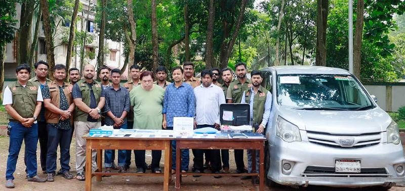 মৌলভীবাজারে কথিত সীমানা পিলার-কয়েন দেখিয়ে কোটি টাকা আত্মসাৎ, গ্রেপ্তার ৪